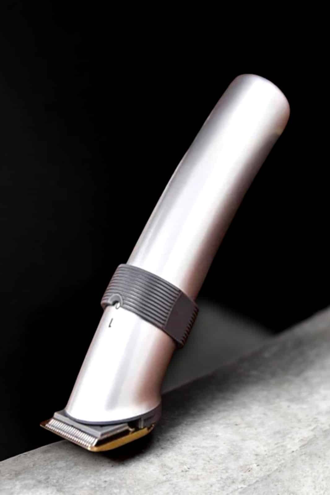 4 Taraklı Profesyonel Şarjlı Saç ve Sakal Kesme Tıraş Makinesi Seti